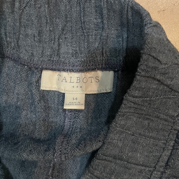 Talbots Linen Blue and White Flat Front Shorts with Embroidered Hem - Picture 4 of 11